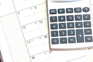 労災の休業補償の期間はいつまで？手続きの流れを解説